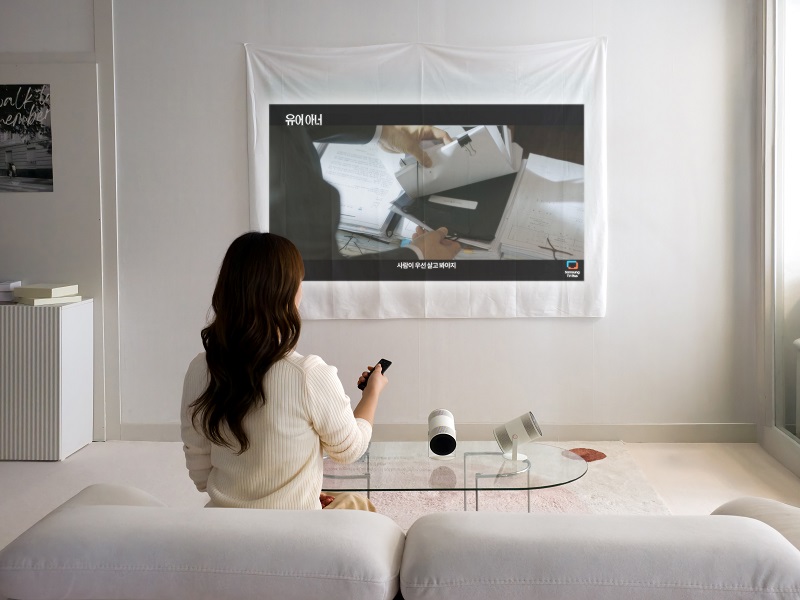 삼성전자, AI 포터블 프로젝터 ‘더 프리스타일+’ 공개