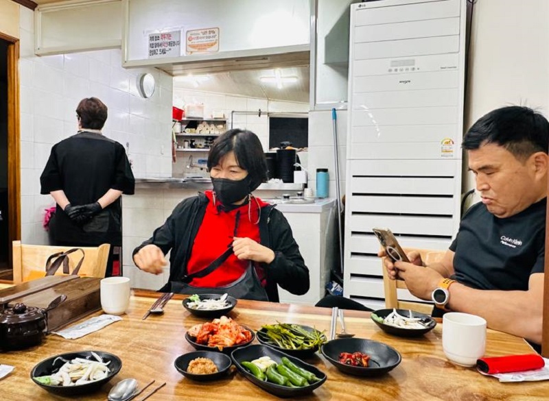 부산 한복판의 ‘서울깍두기’