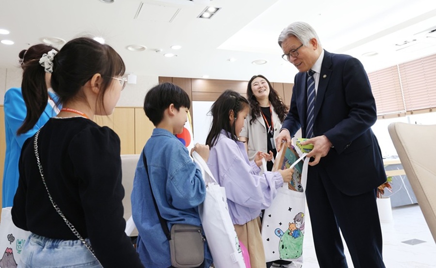 인사혁신처, ‘가정의 달’ 맞아 직원 자녀 초청행사 개최