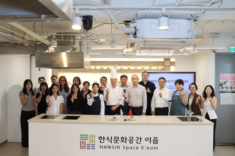 같은 매운맛, 다른 방식, 한·중 음식문화가 한 식탁에서 만나다