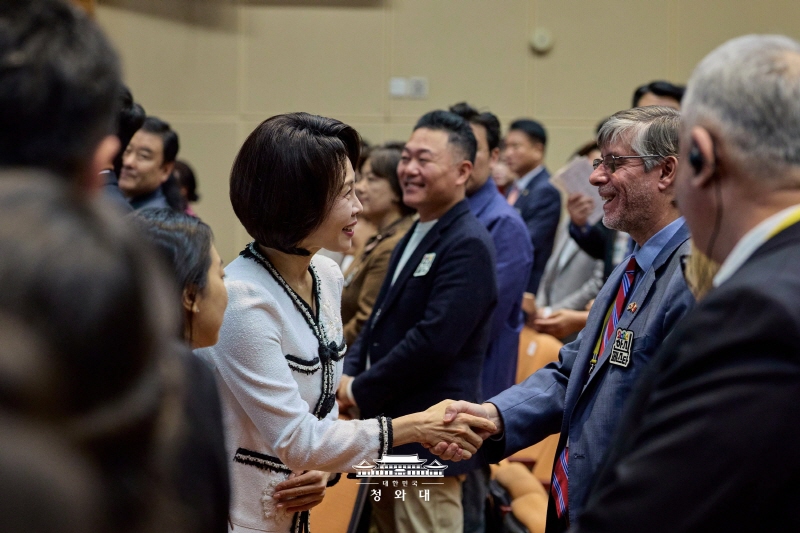 “우리 밥상 넘어 세계인의 밥상으로”… 김혜경 여사, ‘제1회 한식의 날 기념식’ 및 ‘2026 한식대축제’ 참석